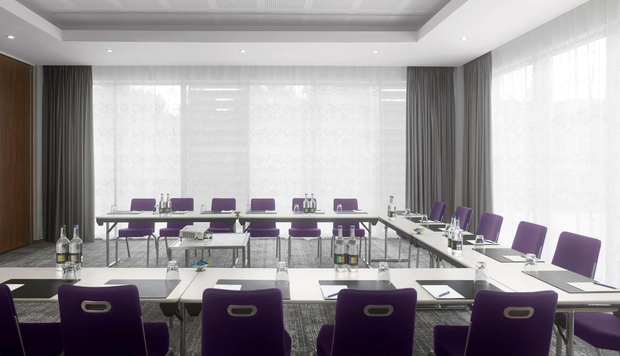 Radisson Blu Hotel East Midlands Airport คาสเซิลโดนิงทัน ภายนอก รูปภาพ