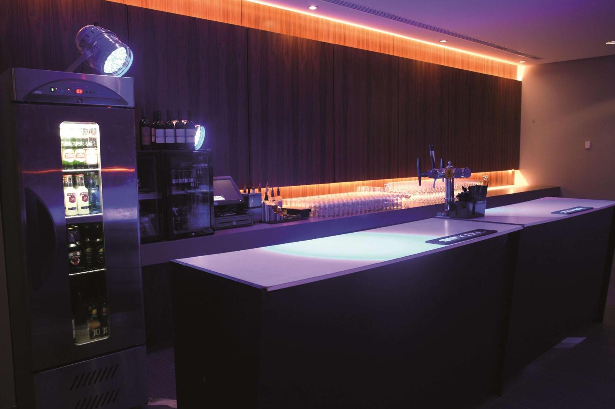 Radisson Blu Hotel East Midlands Airport คาสเซิลโดนิงทัน ภายนอก รูปภาพ