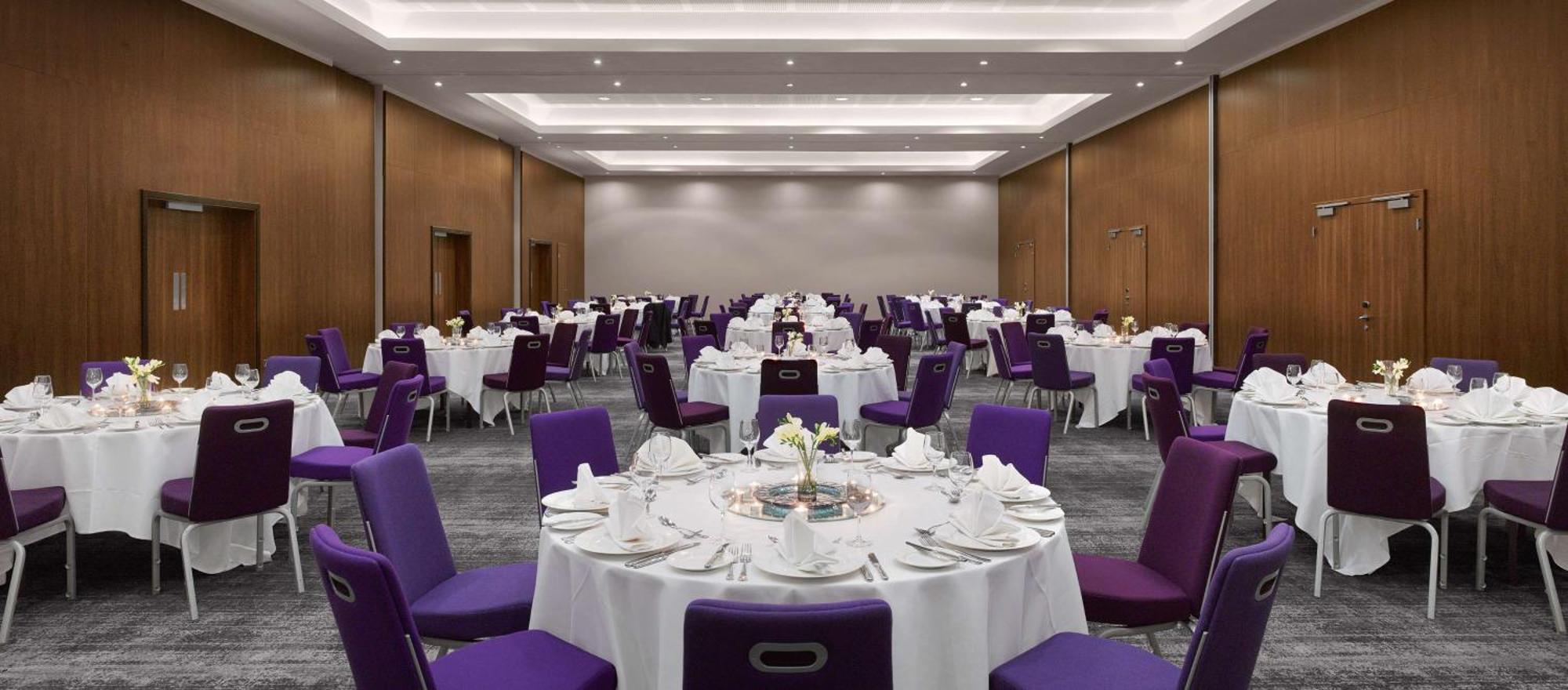 Radisson Blu Hotel East Midlands Airport คาสเซิลโดนิงทัน ภายนอก รูปภาพ