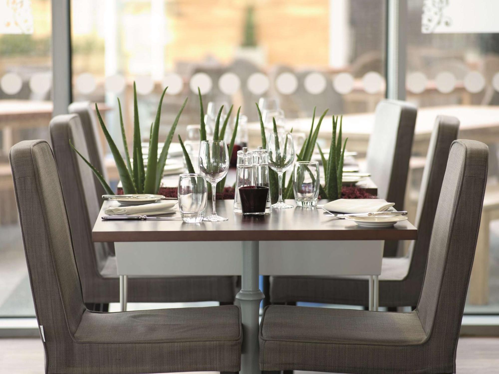 Radisson Blu Hotel East Midlands Airport คาสเซิลโดนิงทัน ร้านอาหาร รูปภาพ