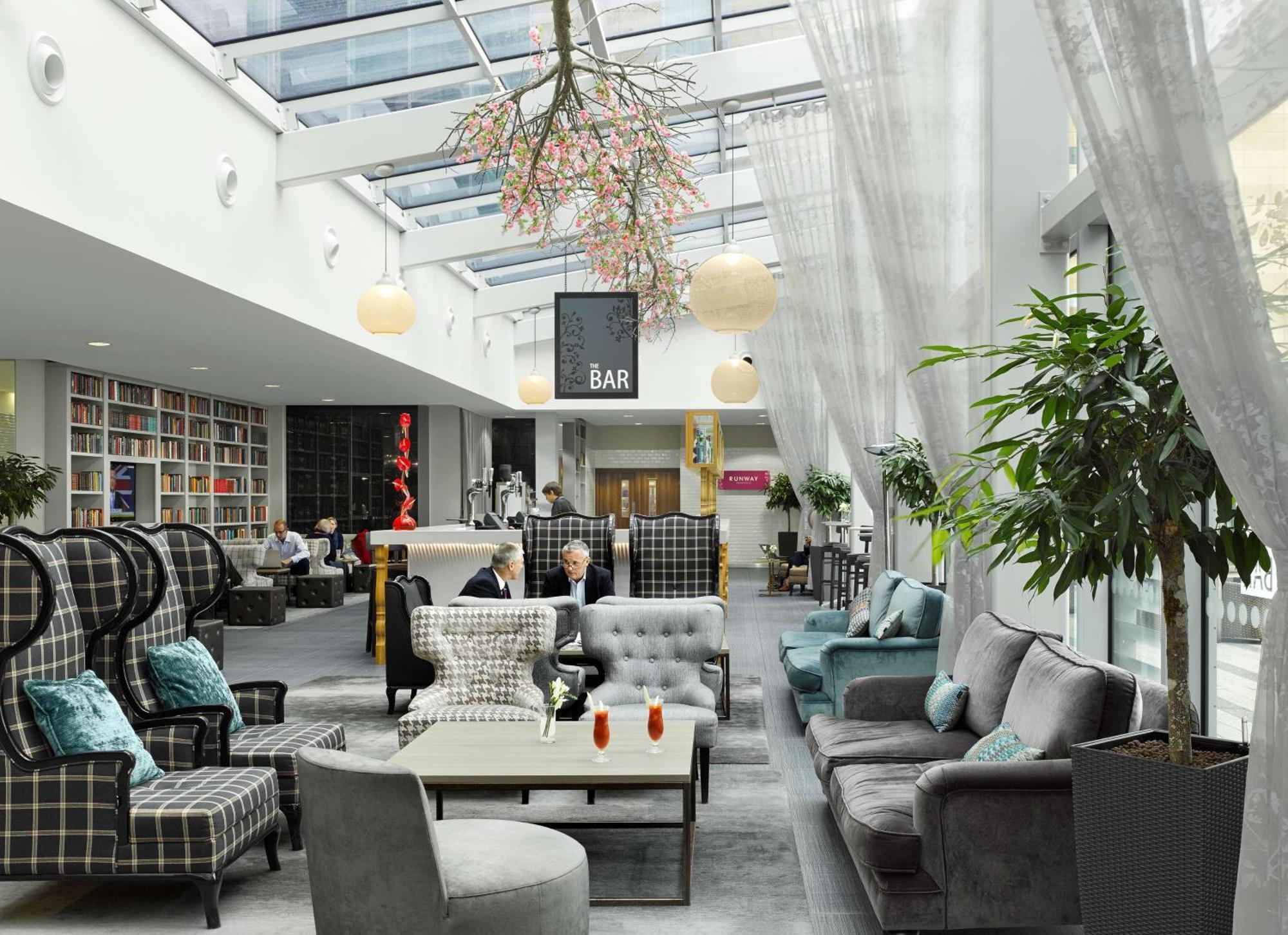 Radisson Blu Hotel East Midlands Airport คาสเซิลโดนิงทัน ภายนอก รูปภาพ