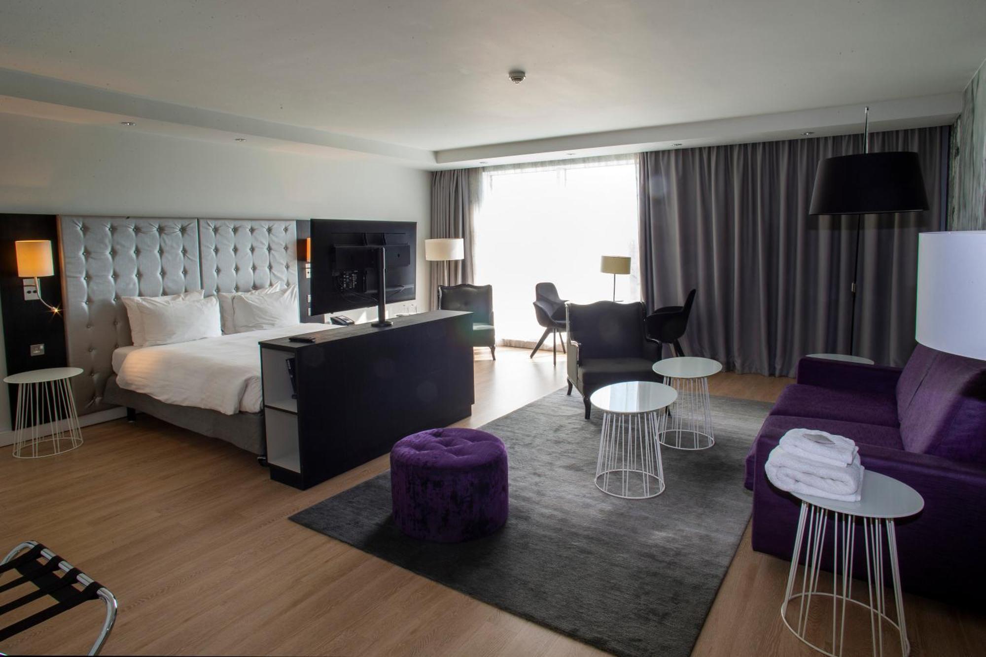 Radisson Blu Hotel East Midlands Airport คาสเซิลโดนิงทัน ภายนอก รูปภาพ