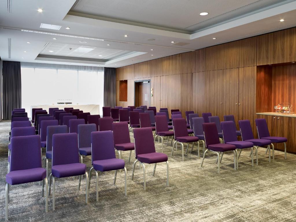 Radisson Blu Hotel East Midlands Airport คาสเซิลโดนิงทัน ภายนอก รูปภาพ